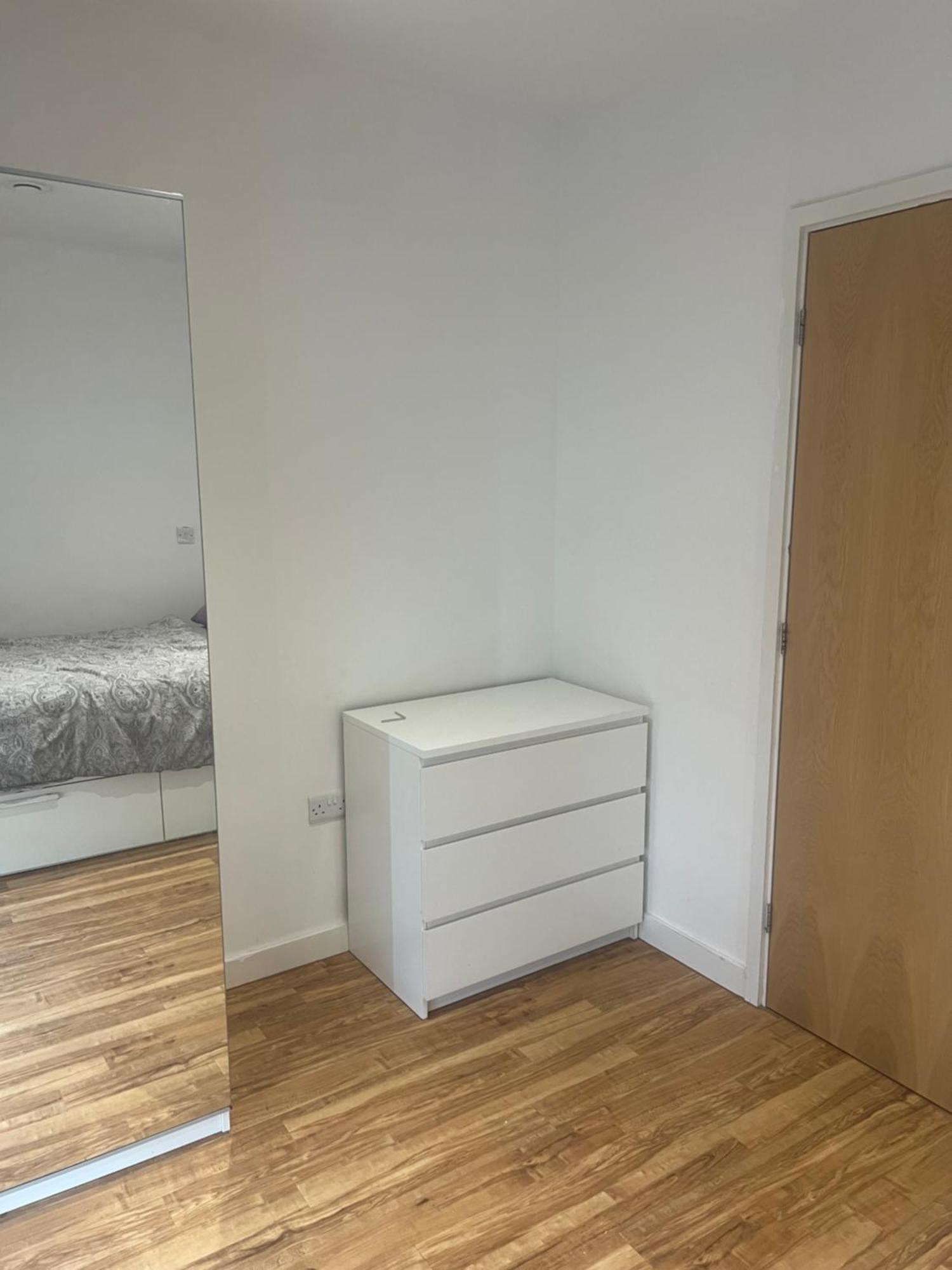 Bed & Breakfast A Cozy With Private Bathroom In A Two Bedroom